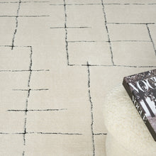 Load image into Gallery viewer, Admire Vanilla