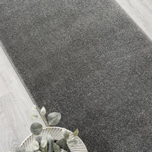 Load image into Gallery viewer, Europa 1000 Dk. Grey Runner