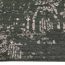 Load image into Gallery viewer, Classic Modern Mix Green Runner