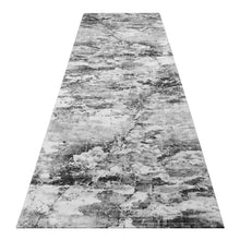 Load image into Gallery viewer, Stylish Clouded Grey Runner