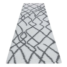 Load image into Gallery viewer, Moroccan Plushy Cream Runner