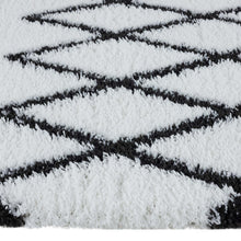 Load image into Gallery viewer, Moroccan Plushy Broken Cream Rug