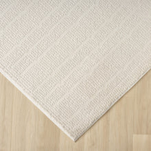 Load image into Gallery viewer, Noble 776 Pearl Runner
