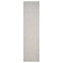 Load image into Gallery viewer, Noble 778 Stone Runner
