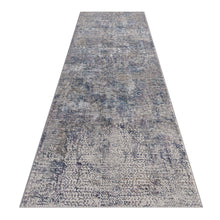 Load image into Gallery viewer, Transitional Fading Grey Runner
