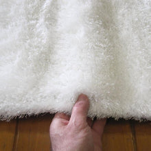 Load image into Gallery viewer, Casuals Plain Design Shaggy White Rug
