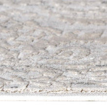 Load image into Gallery viewer, Victorian Classic Design Vanilla Rug
