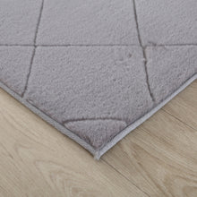 Load image into Gallery viewer, Plushy Diamond Pattern Shag Silver Rug
